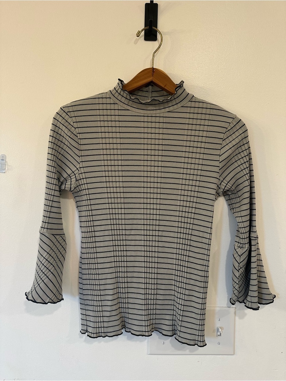 MICHAEL STARS Rachel Stripe 3/4 Bell Sleeve Mock Ruffle Neck Top Women’s OS